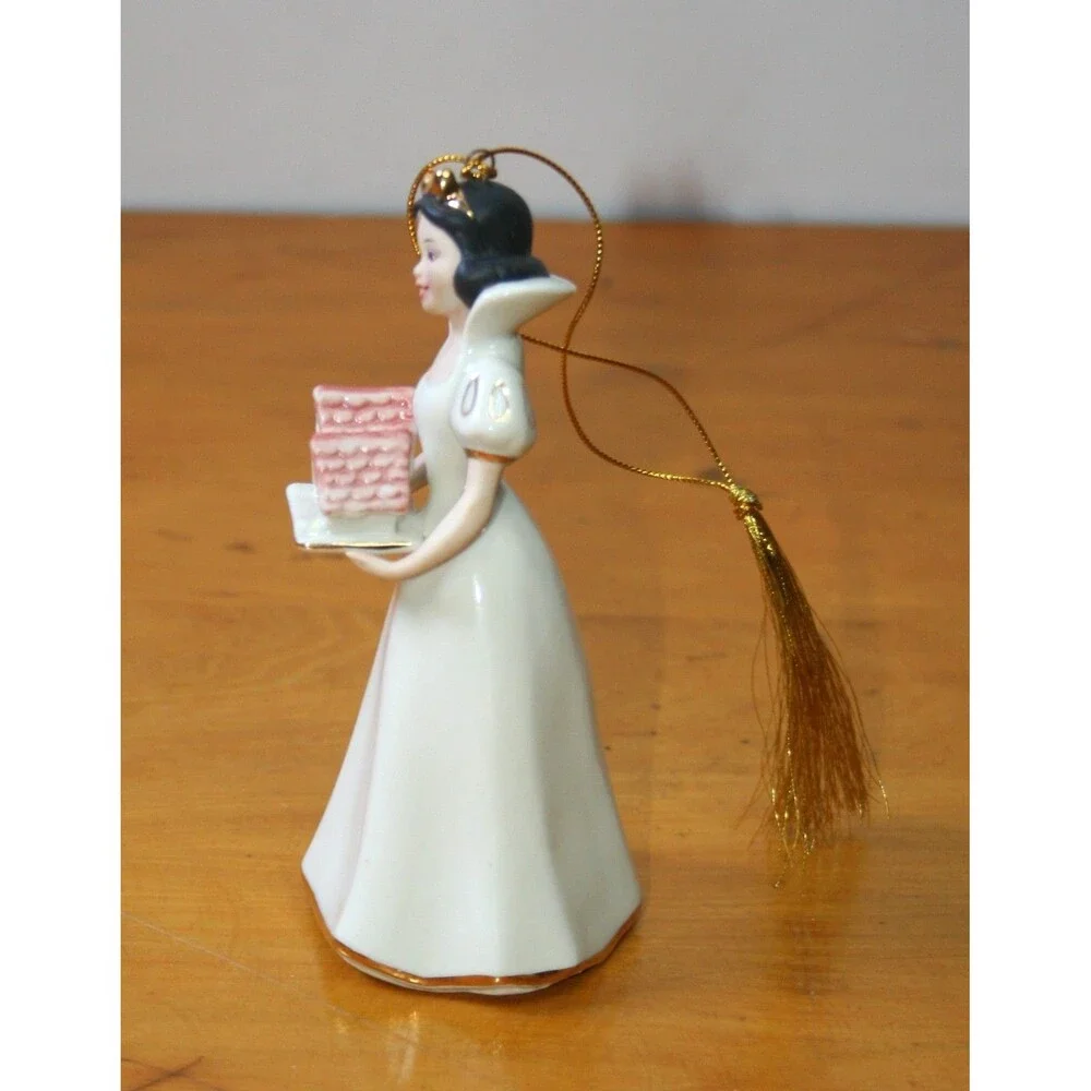 Lenox Disney Showcase Snow White Sweetest Treat Ornament *NO COA, NO BOX*